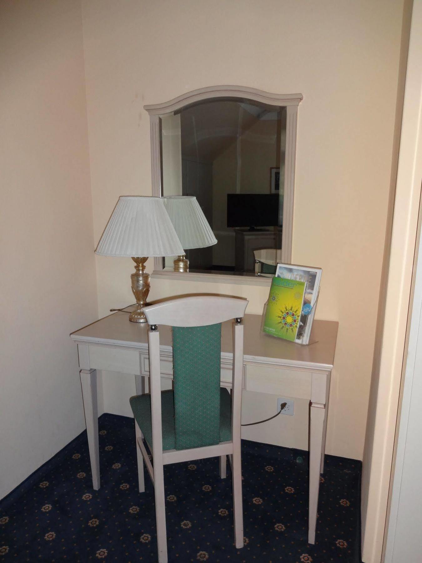 Hotel Schweizerhof Вегис Екстериор снимка