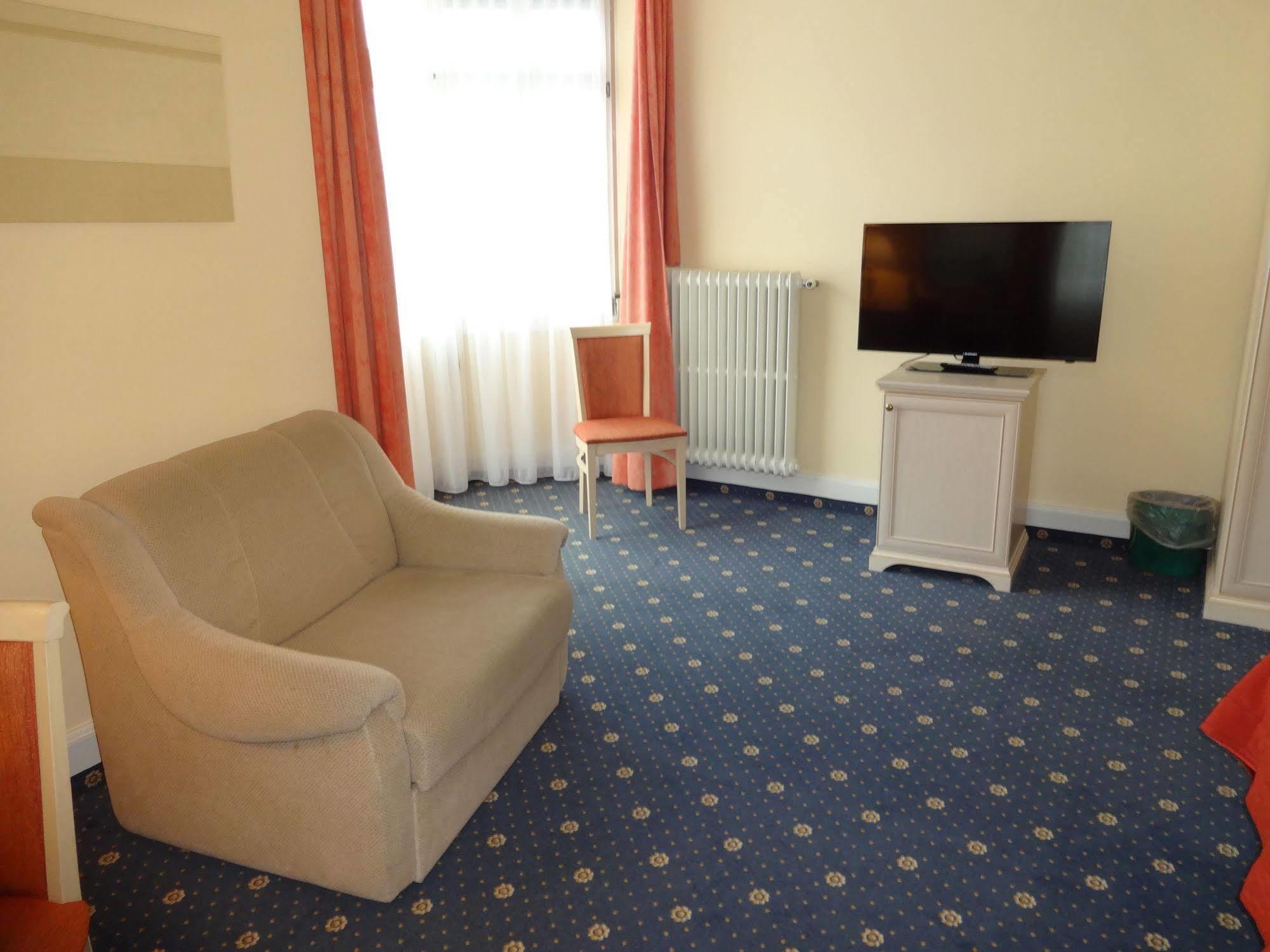 Hotel Schweizerhof Вегис Екстериор снимка