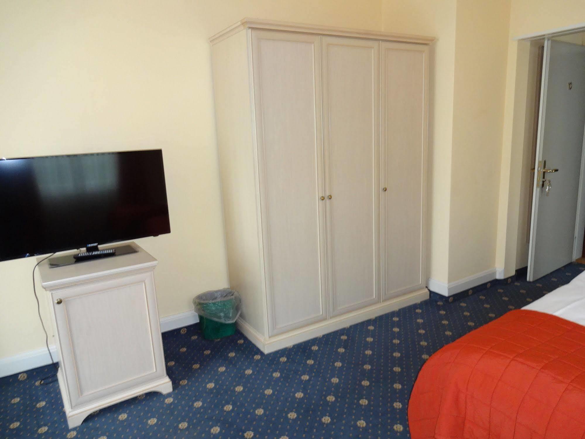 Hotel Schweizerhof Вегис Екстериор снимка