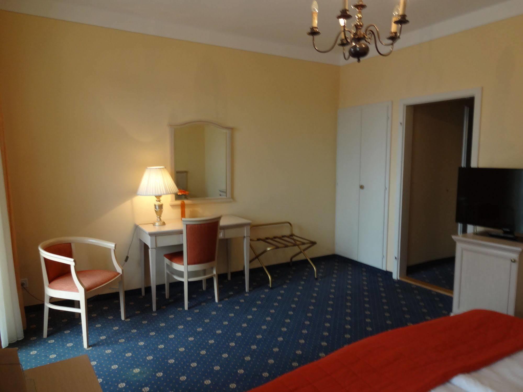 Hotel Schweizerhof Вегис Екстериор снимка