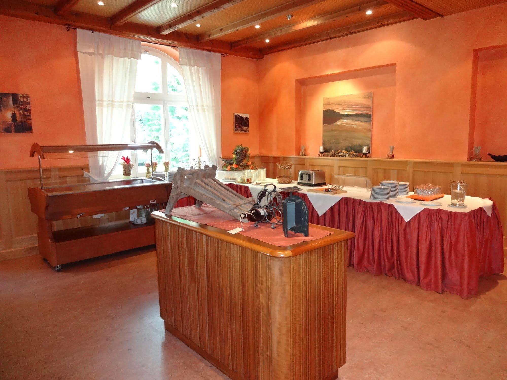 Hotel Schweizerhof Вегис Екстериор снимка